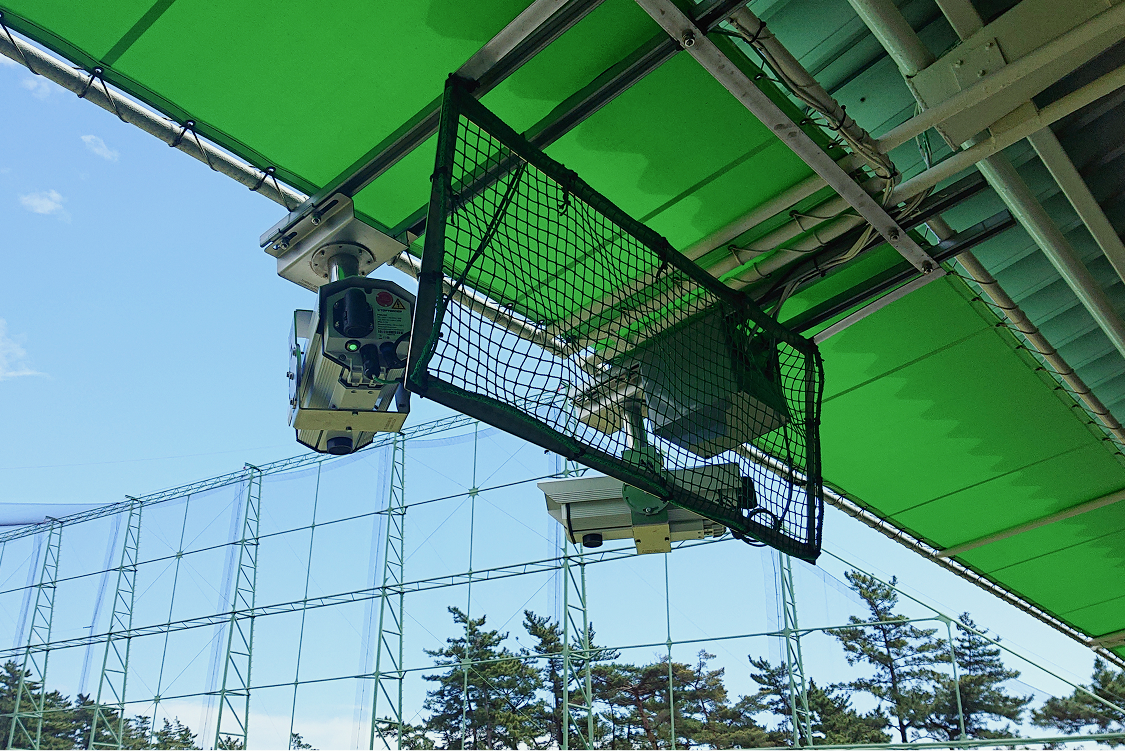 天井に設置された高性能カメラ